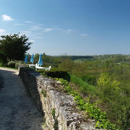 Les Remparts De Gensac 2*